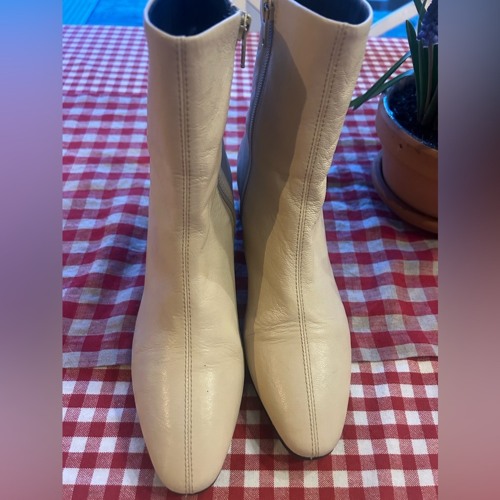 VAGABOND Hedda Plaster Square Toe Winter White Leather Heeled Boot. Size 40
